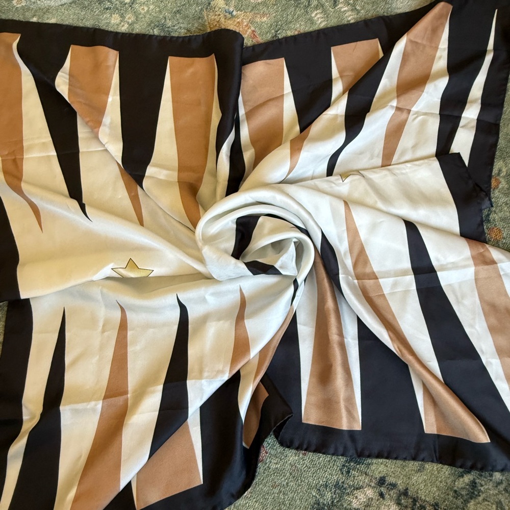 NWOT Cynthia Rowley Backgammon Scarf